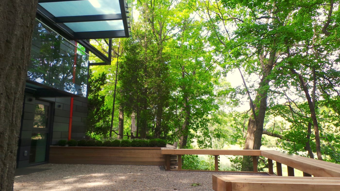 Side angle view of overhang