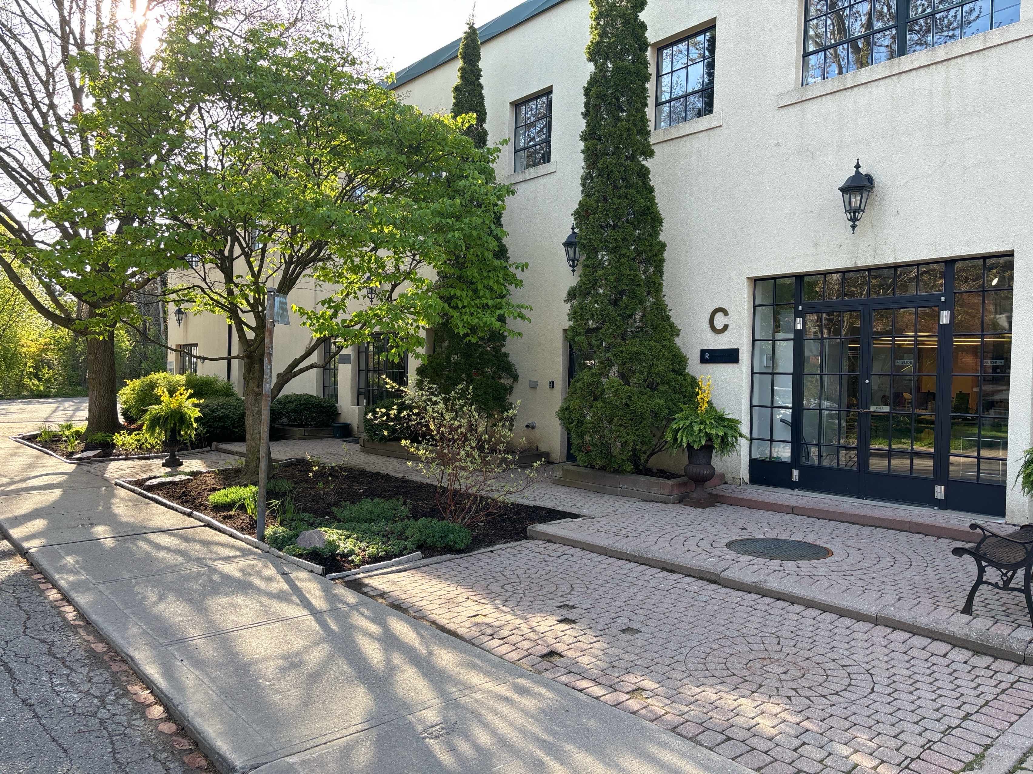 225 Macpherson